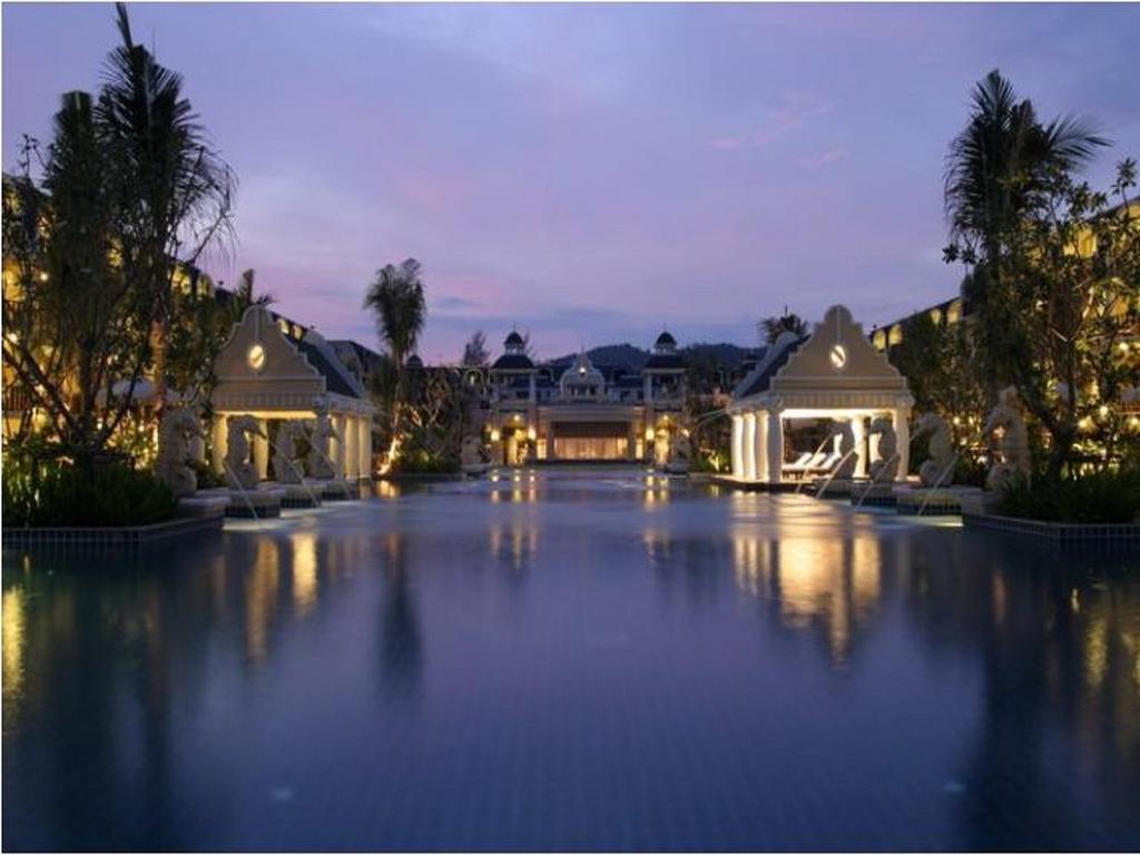 Phuket Graceland Resort And Spa Patong Exterior photo